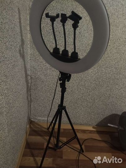 Кольцевая лампа со штативом бу