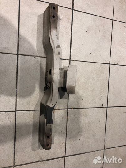 Балка, крепление МКПП Great Wall Hover H3 2 2010