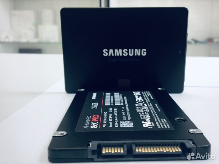 Почти новые SSD-диски Samsung 860 Pro 250 Gb