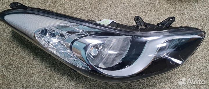 Фара Правая Hyundai Elantra 5 (2011)
