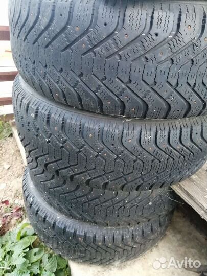 Goodyear UltraGrip 235/65 R17