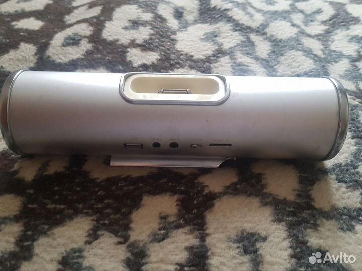 Портативная колонка для iPhone 4S и флешки