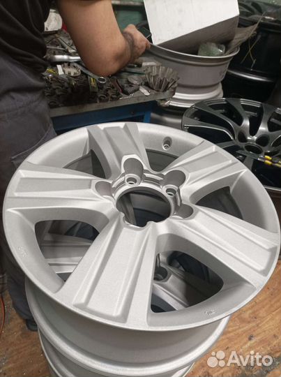 Пескоструйная обработка мелких деталей/дисков