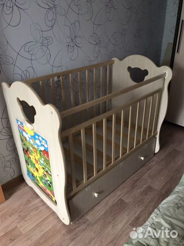 Детская кровать с маятником и ящиком