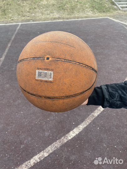 Баскетбольный мяч