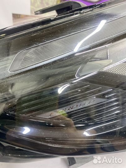 Фарa правая Рестайлинг Ford Explorer