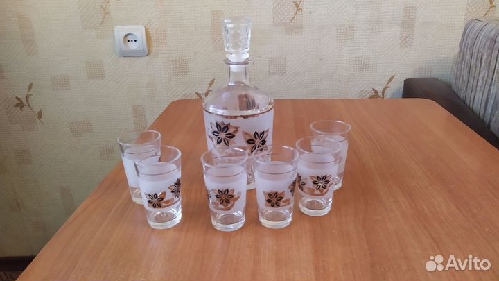 Наборы посуды. Кувшин и стаканы