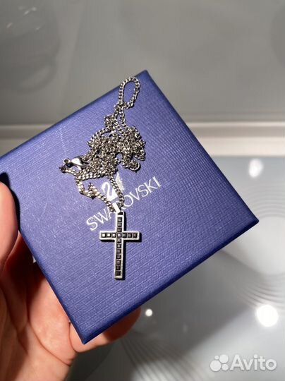 Крестик swarovski с цепочкой