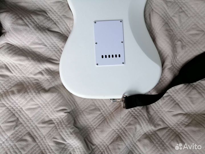 Электрогитра rockdale ssh white