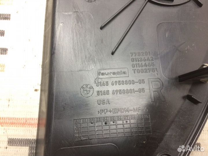 Накладка панели правая Bmw X5 E70 N52B30A 2008