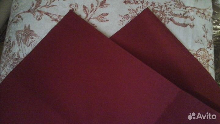 Непромокаемая обеденная салфетка