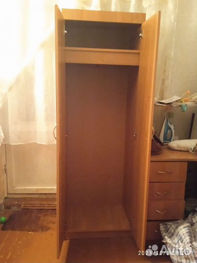 Шкаф
