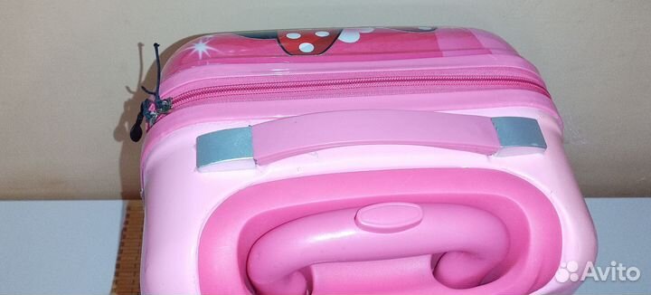 Детский чемодан на колесиках