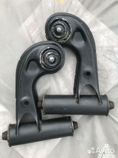 Рычаги подвески передние верхние Mercedes C W202