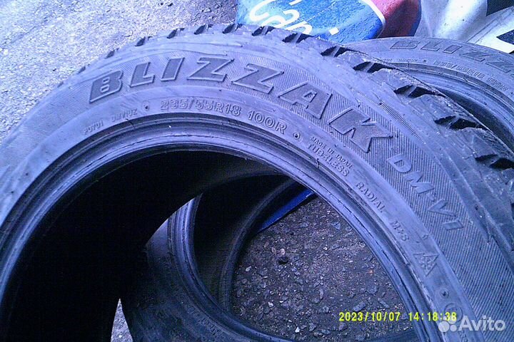 Bridgestone Blizzak DM-V1 235/55 R18