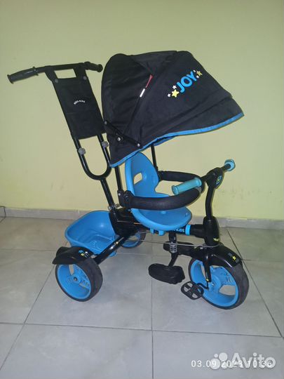 Трехколесный велосипед с родительской ручкой