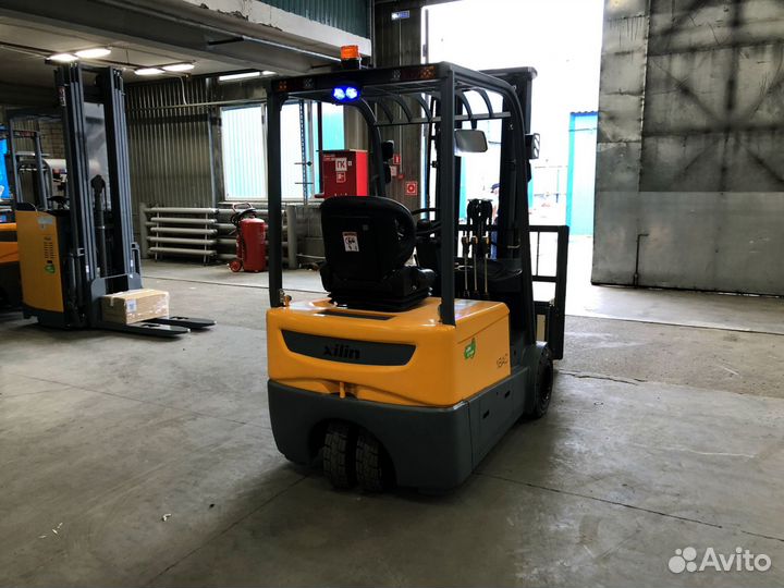 Погрузчик Xilin CPD20SA-16