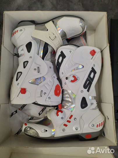 Мотоботинки женские