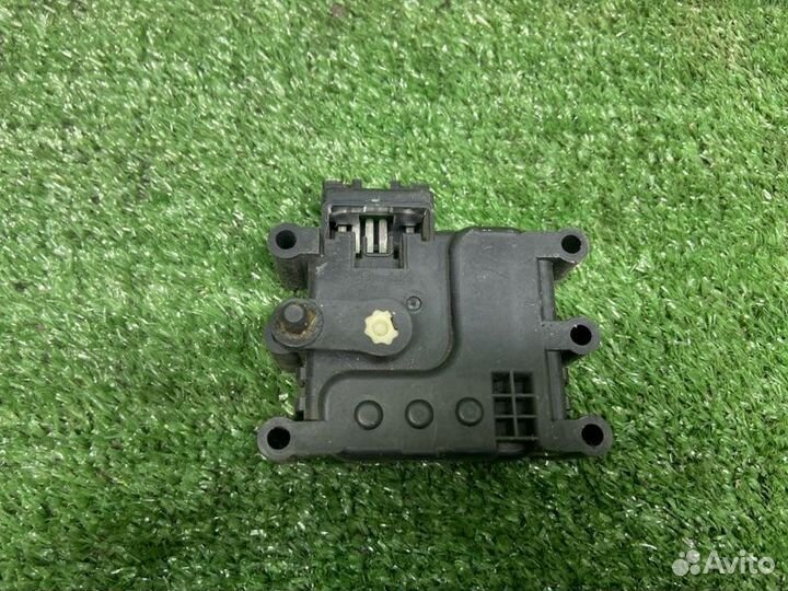 Моторчик заслонки печки Mazda Сх7