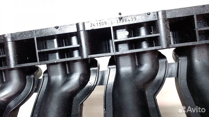 Коллектор впускной Mercedes CLC, 2010