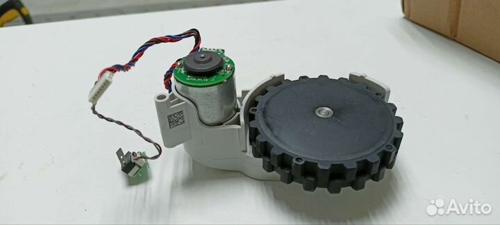 Колесо на робот пылесос xiaomi