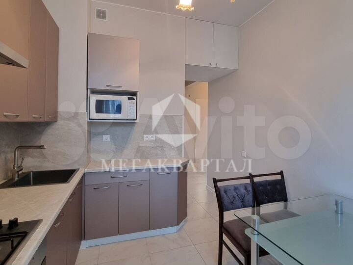 2-к. квартира, 65 м², 8/8 эт.