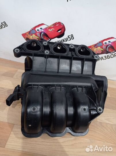 Впускной коллектор Skoda Fabia 2 (5J) рест. 5J