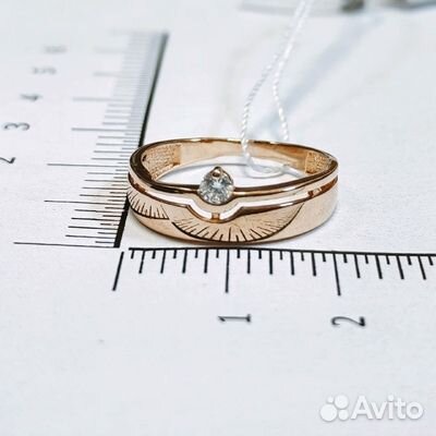 Золотое кольцо с фианитом 18р