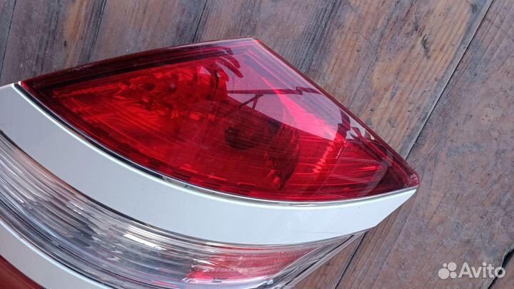 Фонарь задний правый w221