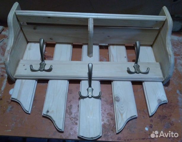Вешалка настенная