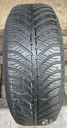 Goodyear Vector 4Seasons 205/65 R15