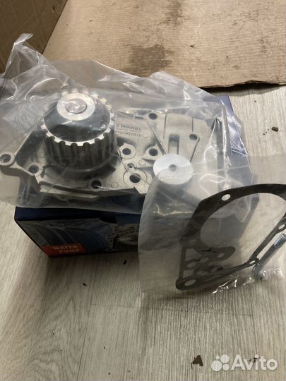 Помпа для Рено Логан Ларгус Альмера 1.6 К4М