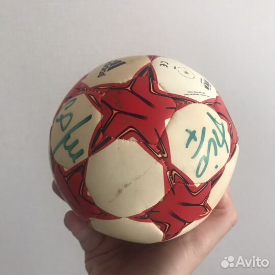 Мяч с автографами