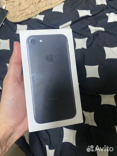 Коробка от iPhone 7