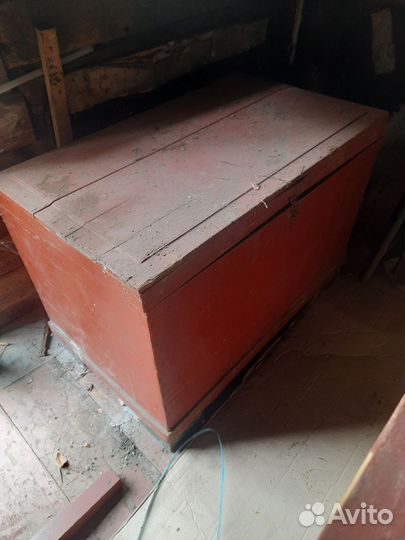 Сундук деревянный