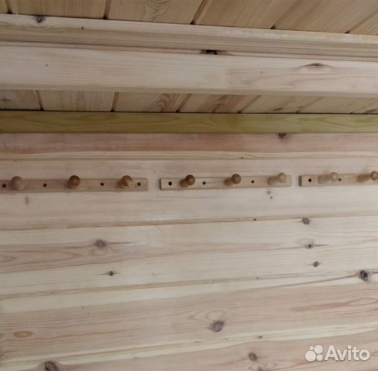 Вешалка настенная деревянная