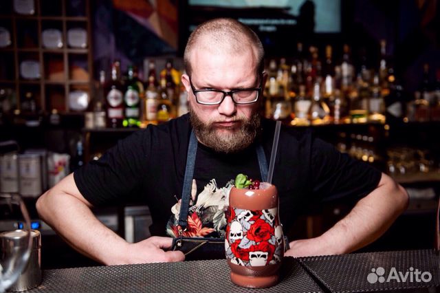 Старший бармен, бар-менеджер