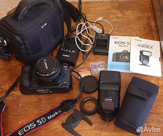Зеркальный фотоаппарат Canon 5D Mark ii