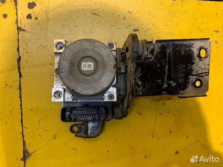 Блок управления тормозами/насос ABS Skoda Octavia