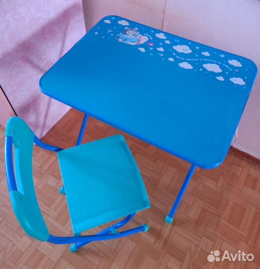Стул складной и стол для детей
