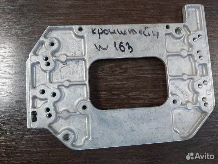 Кронштейн Mercedes Ml 320 W163 112.942 1997