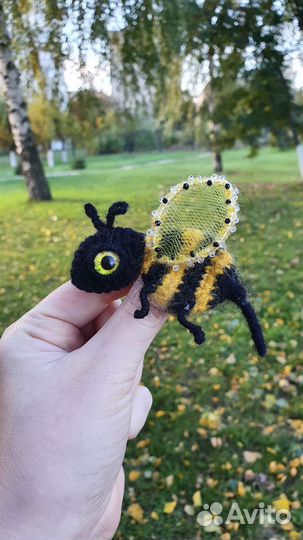 Брошь Пчела