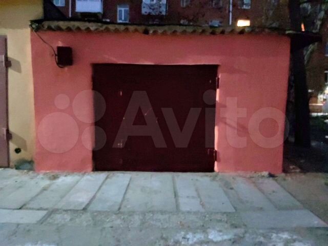 Гараж, > 30 м²