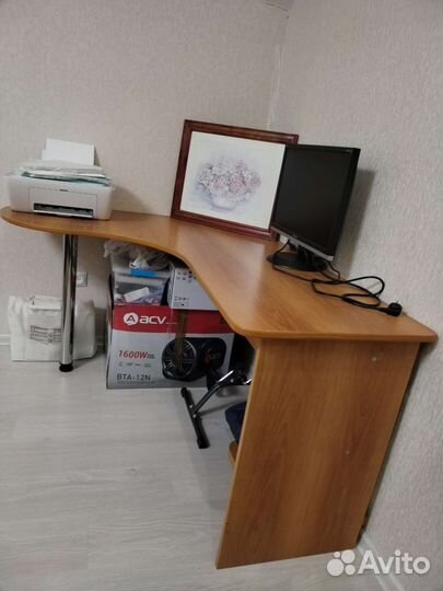 Компьютерный стол