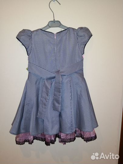 Платье нарядное 98