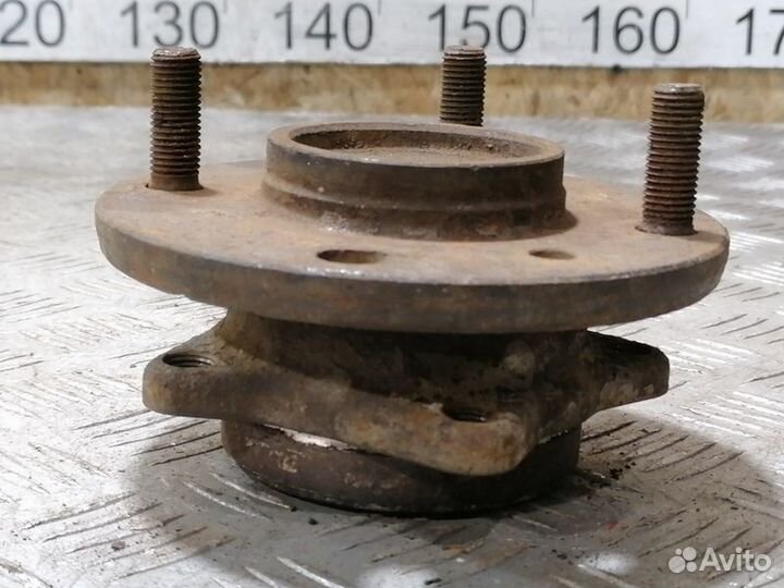 Ступица передняя Mitsubishi Galant 1993 1997