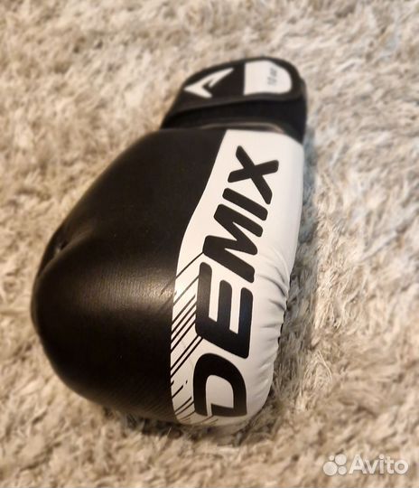 Боксерские перчатки 10 oz demix