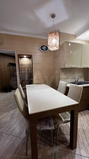 2-к. квартира, 70 м², 10/18 эт.