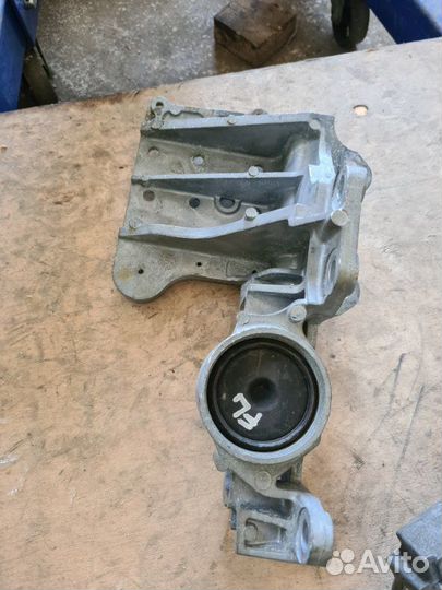 Кронштейн кузова левый Nissan X-Trail T31 2008