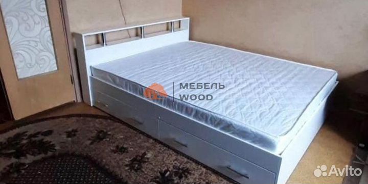 Кровать